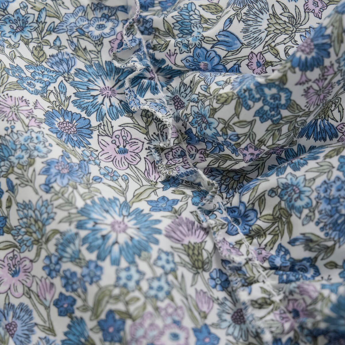 Huttelihut Dress in Liberty Fabric May Field (blue)