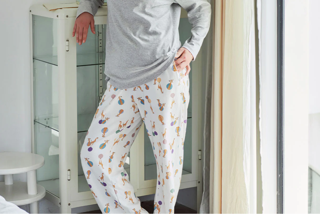 Women's Long Sleeve Pocket Tee PJ Set (Cotton) - Giraffe Shapes