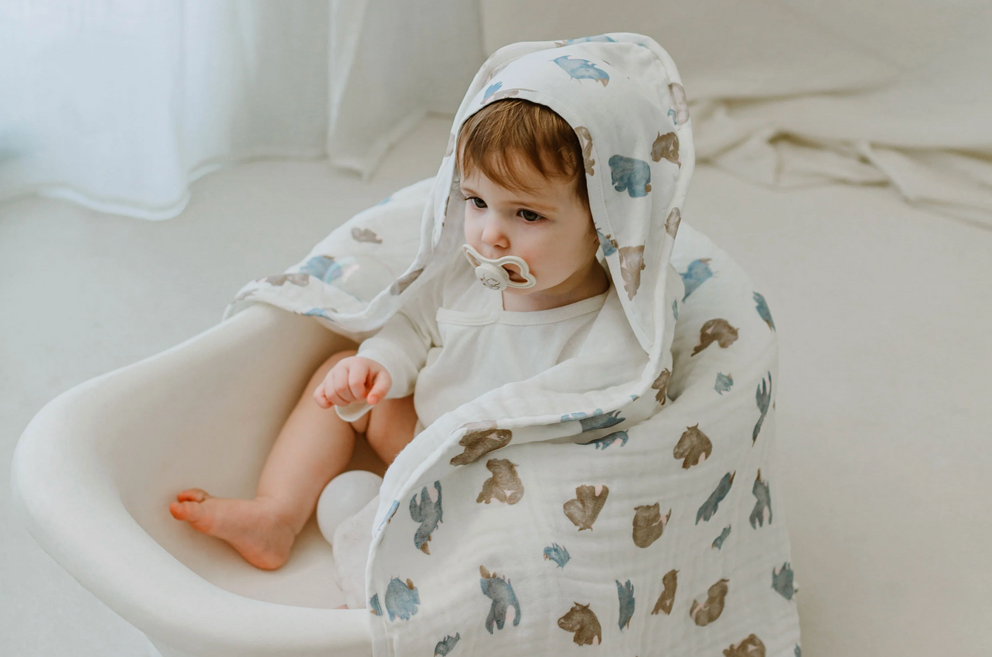 9-Layer Hooded Baby Bath Towel (Organic Cotton) - Rhino Hippo