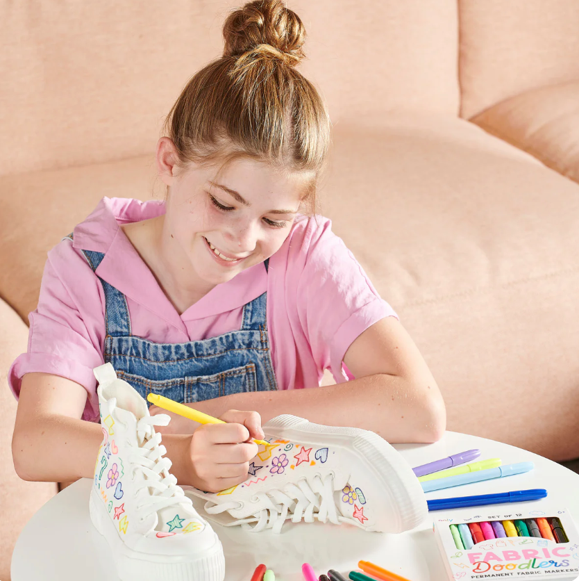 Fabric Doodlers Markers - Set of 12