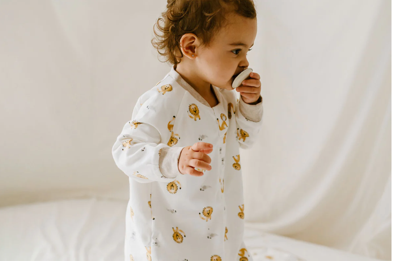 Avocado Bamboo Long Sleeve Footed Sleep Bag 1.0 TOG - The Lion & The Mouse