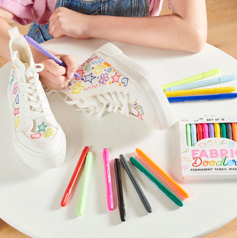 Fabric Doodlers Markers - Set of 12